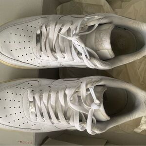 Nike White Air Force 1 Sneakers Classic Design